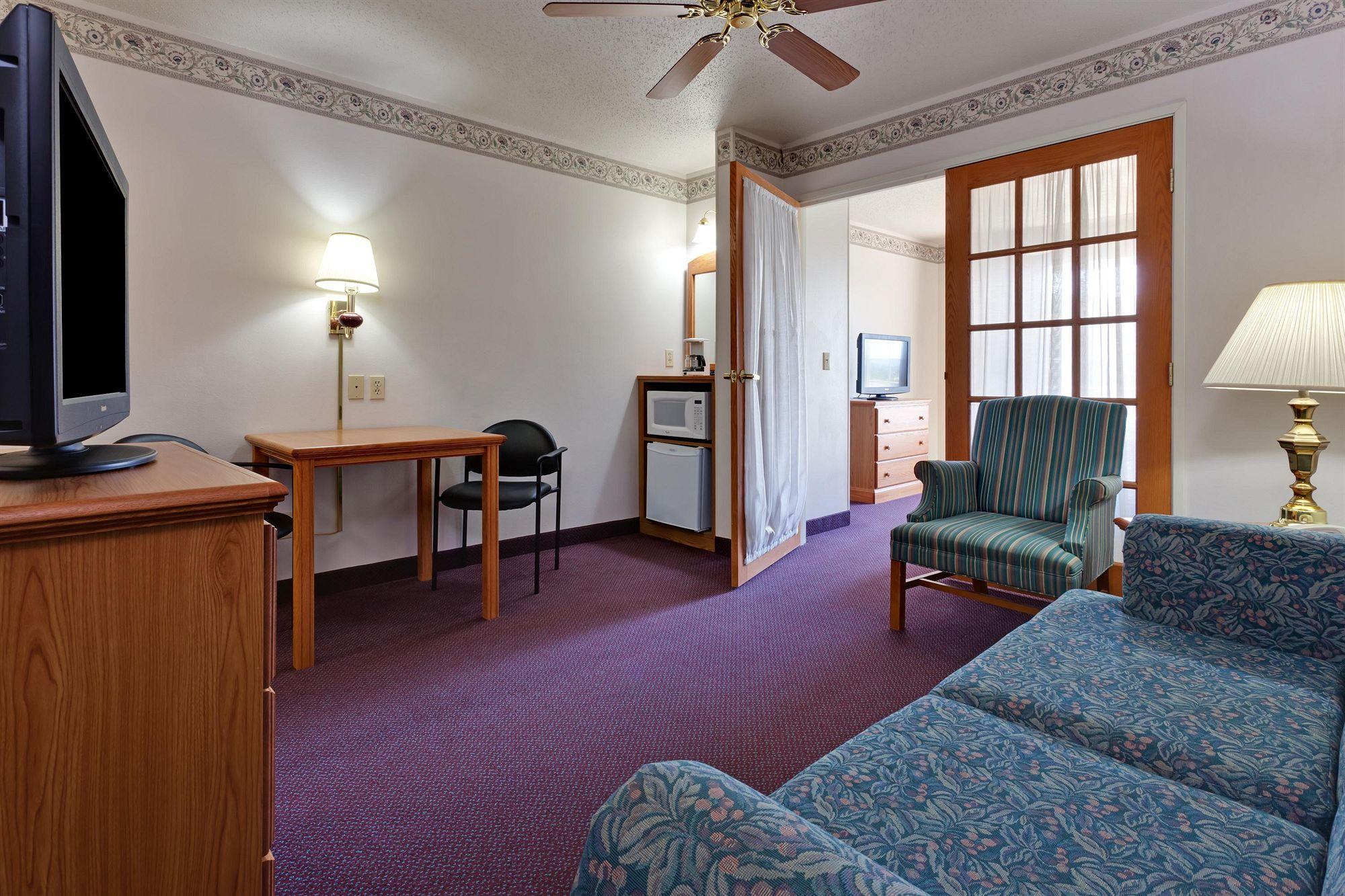 Country Inn & Suites By Radisson, Big Flats Horseheads Esterno foto