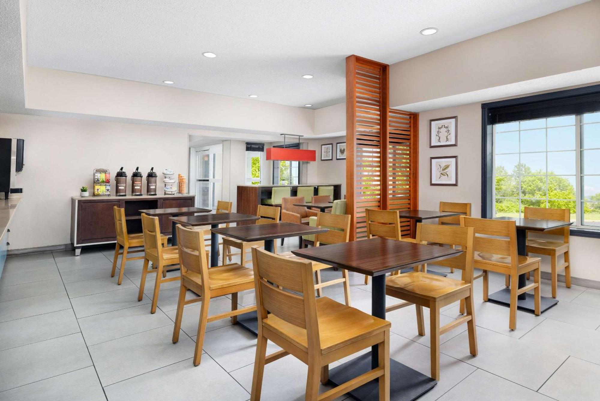 Country Inn & Suites By Radisson, Big Flats Horseheads Esterno foto